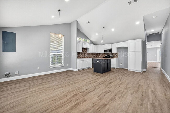 Building Photo - 1803 W Hull St