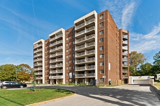 Building Photo - Marine Court Apartments