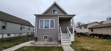 Building Photo - 5014 S Christiana Ave