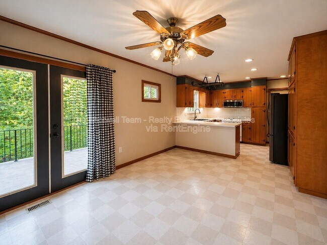 Photo - 6400 Shetland Dr House