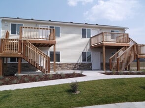 Building Photo - 205 Hunters Way