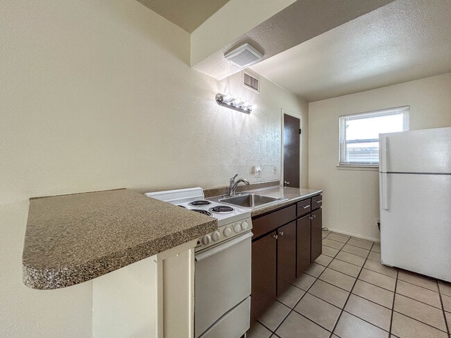 Building Photo - Pecan Grove Apartments