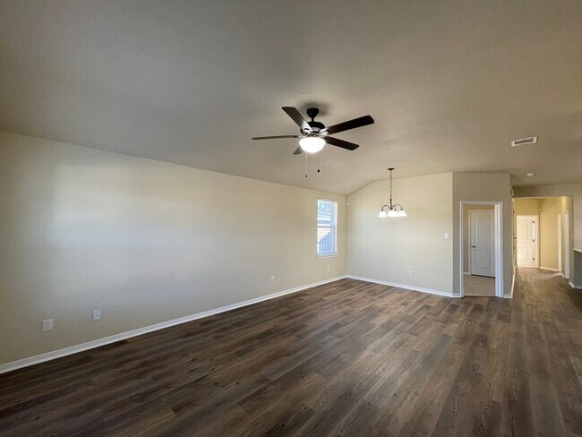 Foto del edificio - 4204 Ivory Ln