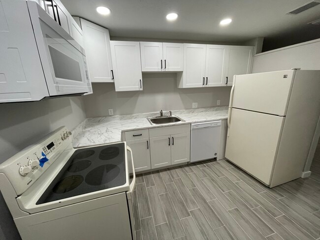 Building Photo - 4708 18th St W