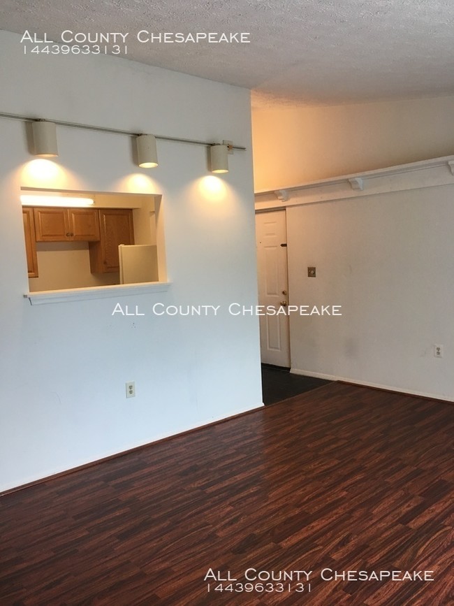 Building Photo - Beautiful, Spacious Condo