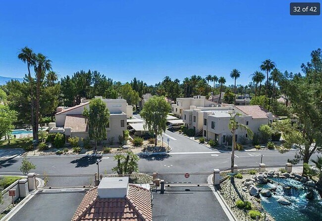 Foto del edificio - 35200 Cathedral Canyon Dr