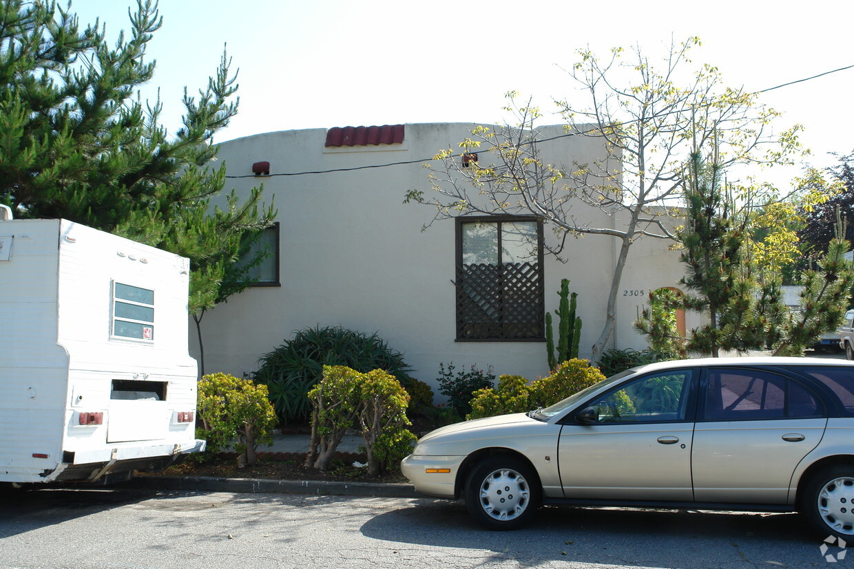 Building Photo - 2305 Acton St
