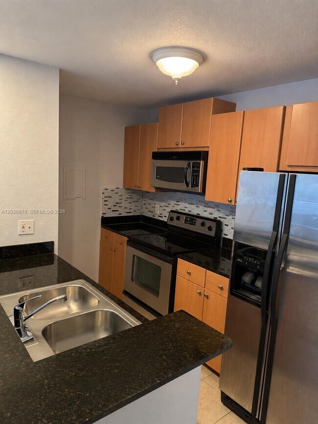 Foto del edificio - 1825 Palm Cove Blvd