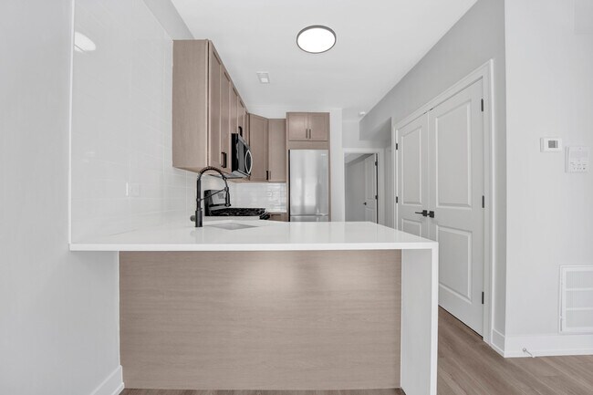 Foto del edificio - 2142 S Fairfield Ave