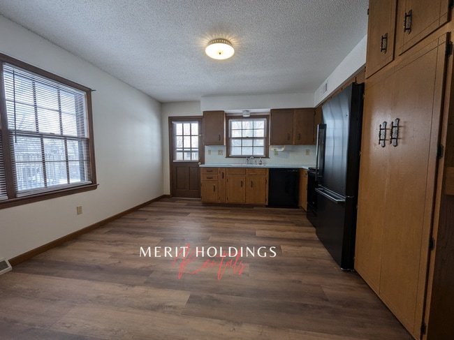 Building Photo - 1421 S Haden Ct