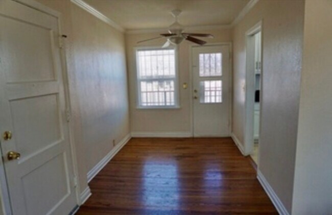 Foto del edificio - 3317 W 78th St