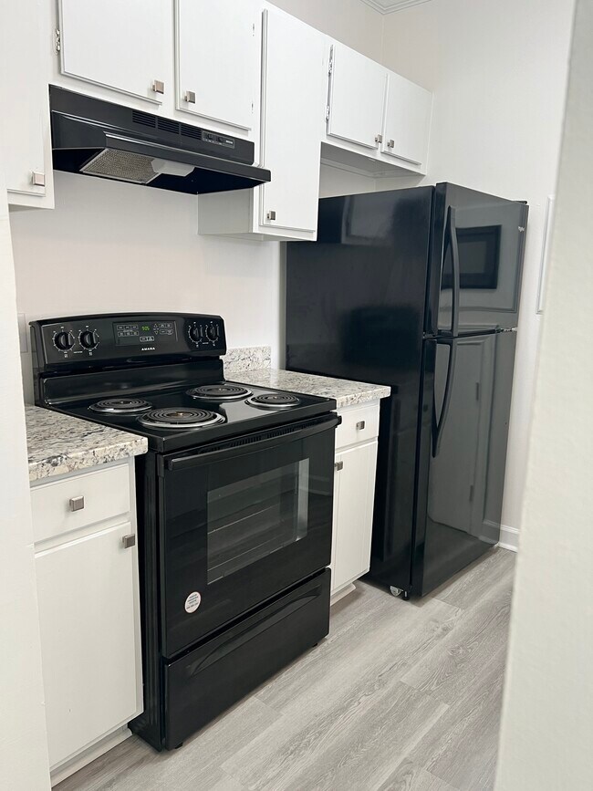 Foto del edificio - 13745 Kenner Ave