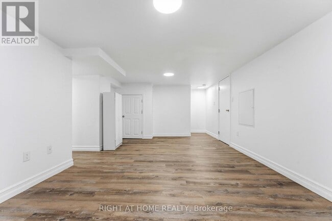Photo du bâtiment - 2160 Queensgrove Rd