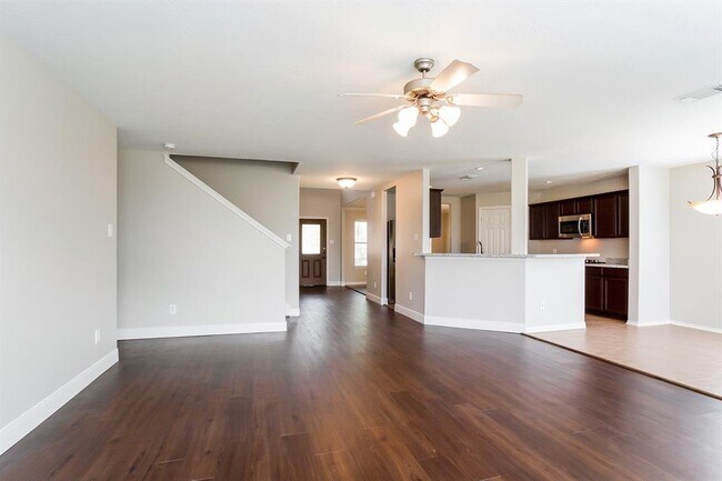 Foto del edificio - 8746 Farm Ridge Ln