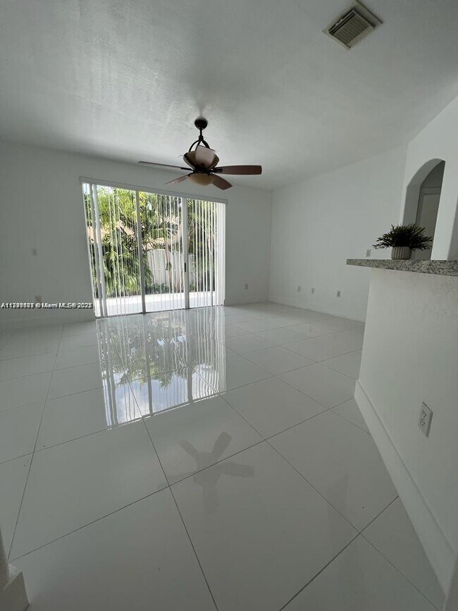 Foto del edificio - 11300 NW 74th Terrace