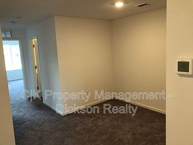 Building Photo - 565 Zolezzi Ln