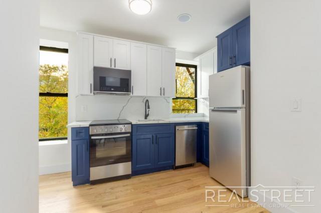 Foto del edificio - 2 bedroom in BROOKLYN NY 11205