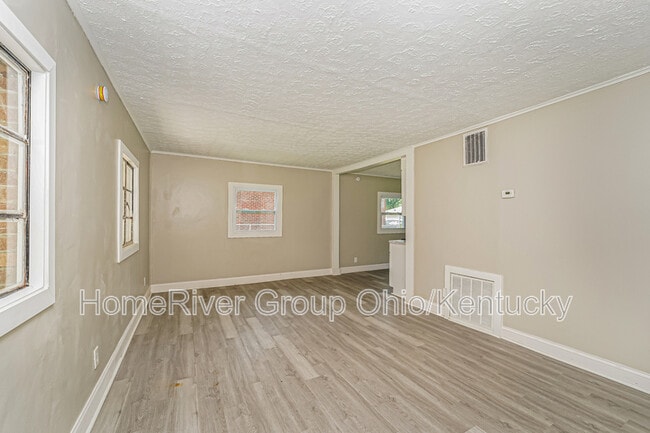 Building Photo - 4109 E 106th St