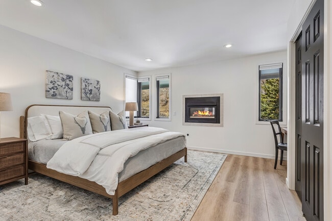 Building Photo - 135 Carriage Way