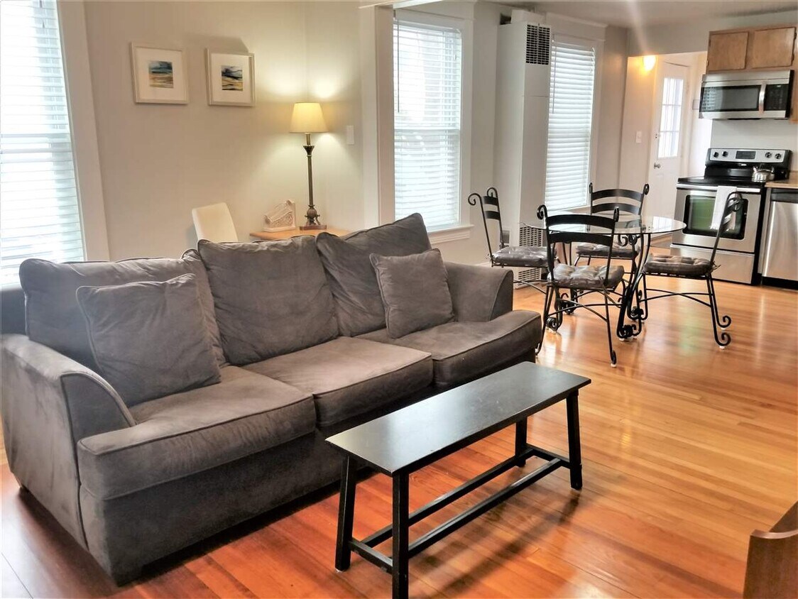 Foto principal - 65 S Elm St