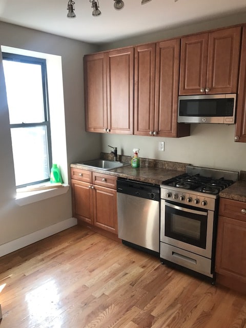 Primary Photo - 1159 Eastern Pkwy
