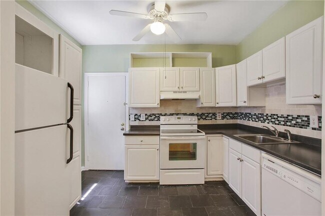 Building Photo - 430 Lindbergh Drive NE