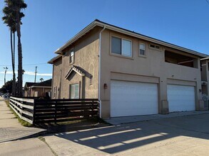 Building Photo - 1162 Grove Ave