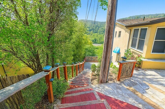 Foto del edificio - 34 Sunrise Ave