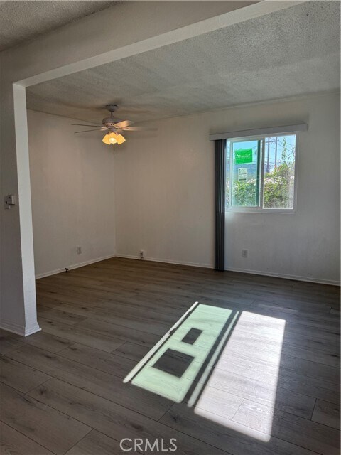 Foto del edificio - 1540 W 51st Pl