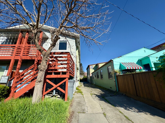 Building Photo - 2835 California St