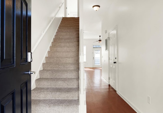 Building Photo - 7221 Quail Hollow Dr