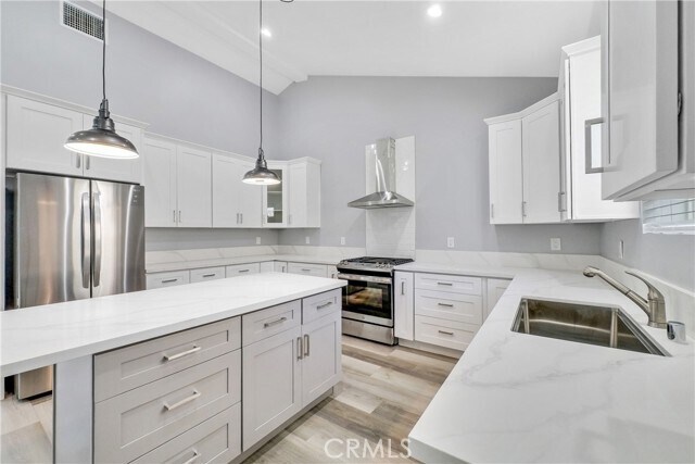 Building Photo - 1549 McLeod Pl