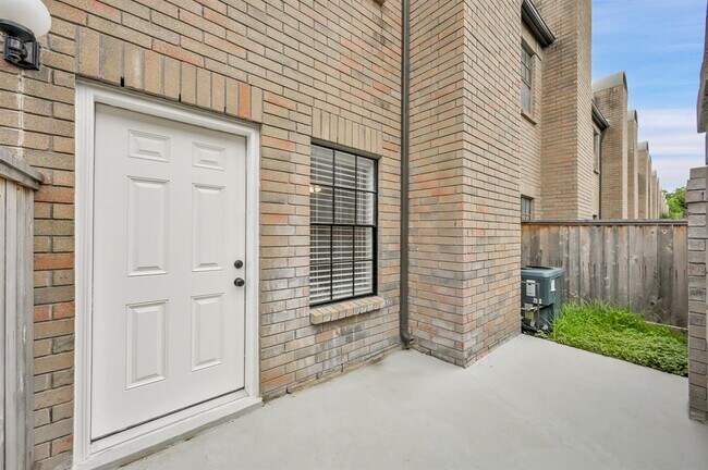 Foto del edificio - 9850 Pagewood Ln