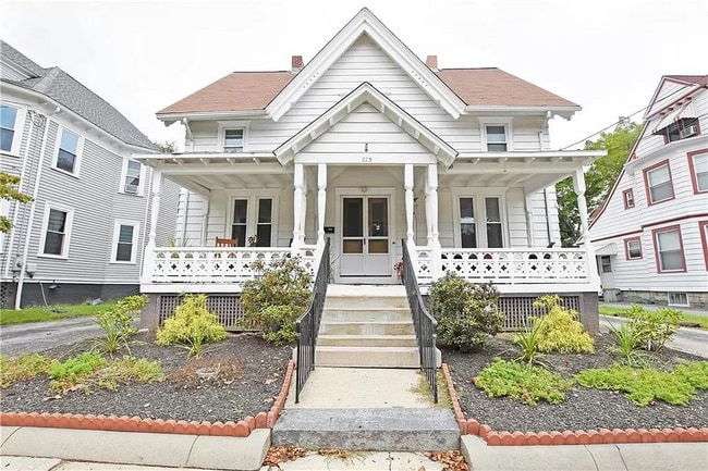 Building Photo - 223 Armington St