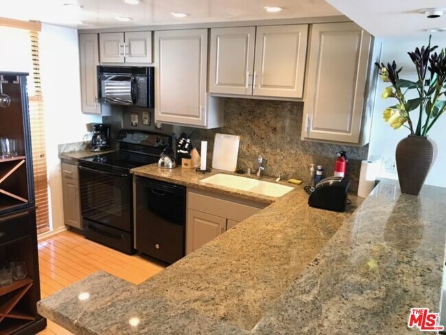 Foto del edificio - 4314 Marina City Dr