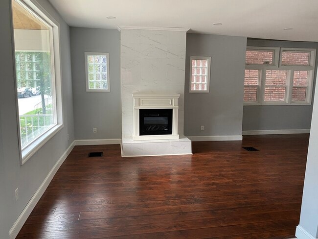 Building Photo - 776 Gilbert St