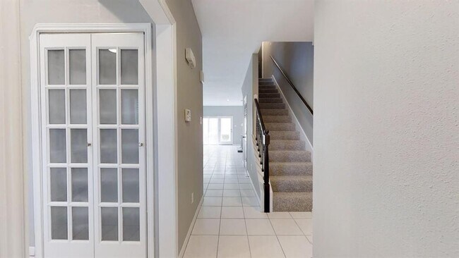 Foto del edificio - 5951 Woodway Place Ct