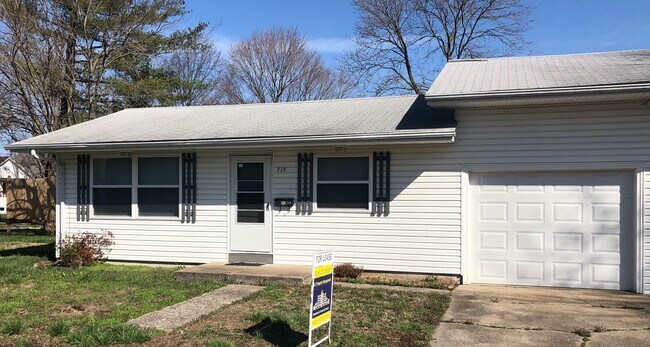 Foto del edificio - 719-721 E. Monroe