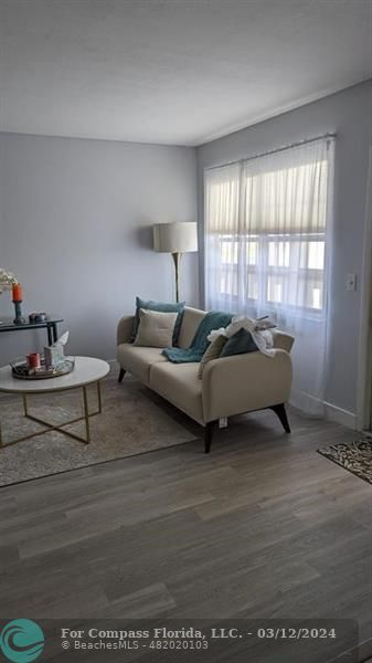 Foto del edificio - 4064 Cornwall E