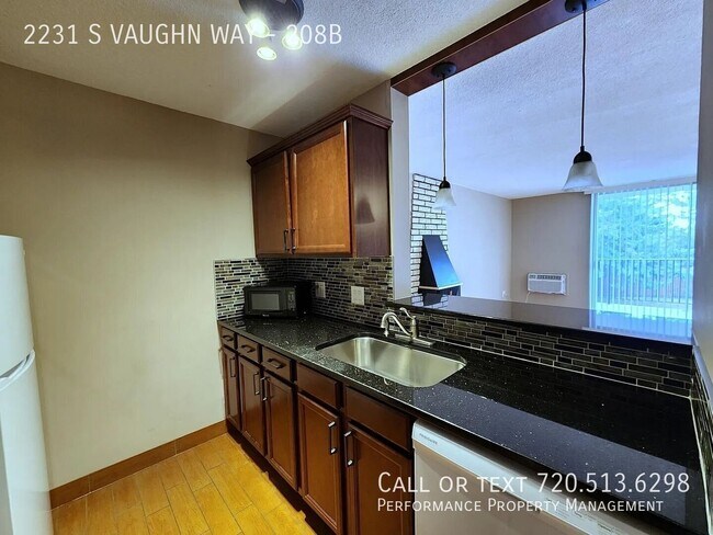 Foto del edificio - 2231 S Vaughn Way