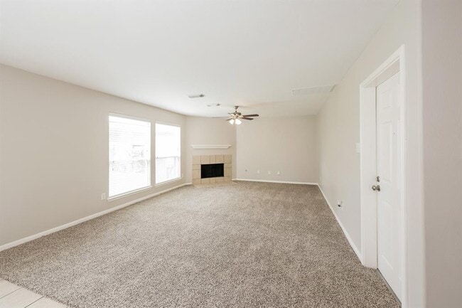 Building Photo - 8319 Loetsch Ridge Way