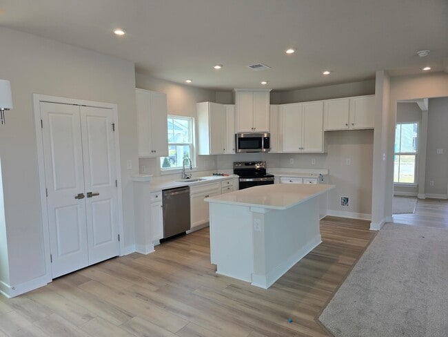 Building Photo - 120 Ryker Rd W