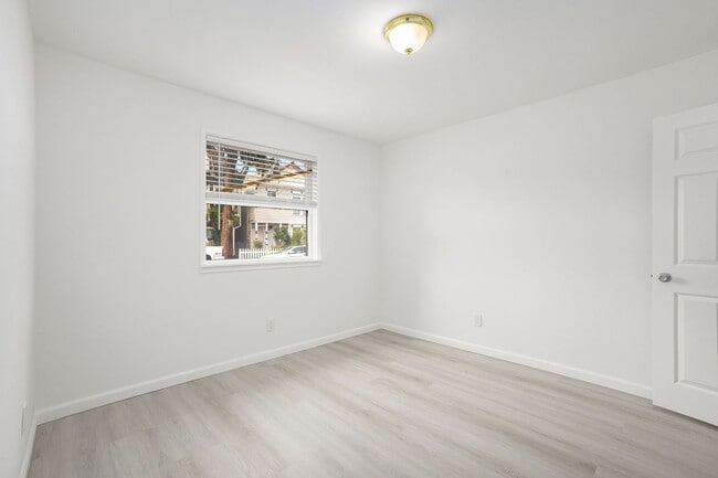 Building Photo - 1710 Stanton St