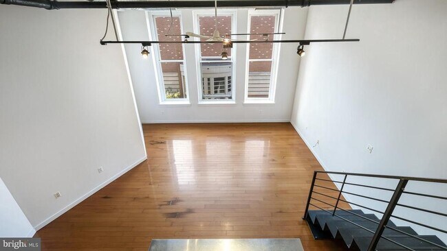 Building Photo - 1027 Arch St