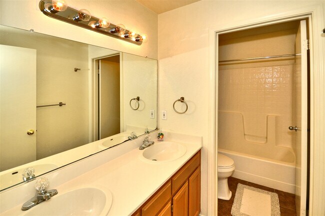 Foto del edificio - 31 Pine Creek Ct