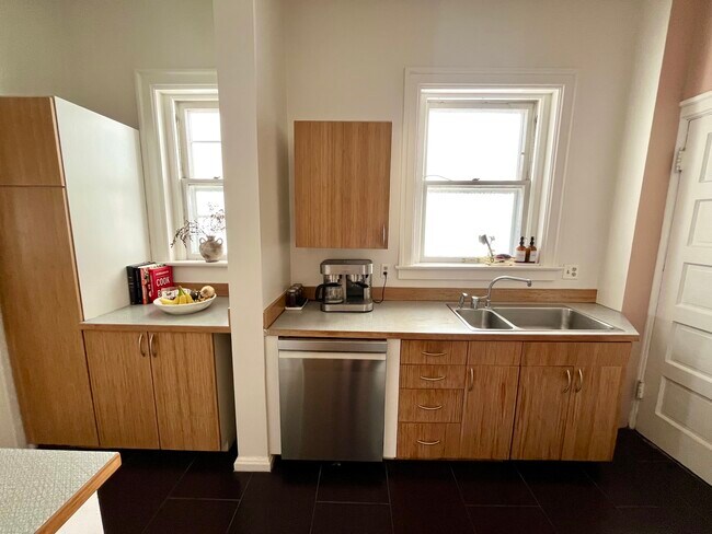 Foto del edificio - 836 E 17th Ave