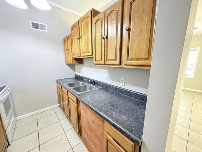 Building Photo - 3817 Peach Dr