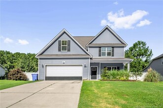 Building Photo - 2779 Rivercliff Rd