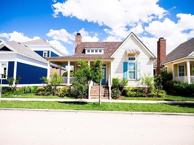 Building Photo - Beautiful Vintage Township Cottage