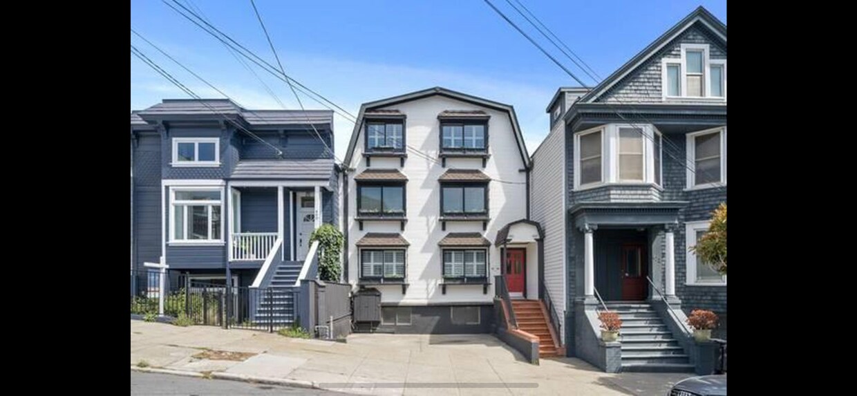 Primary Photo - 484 Clipper St